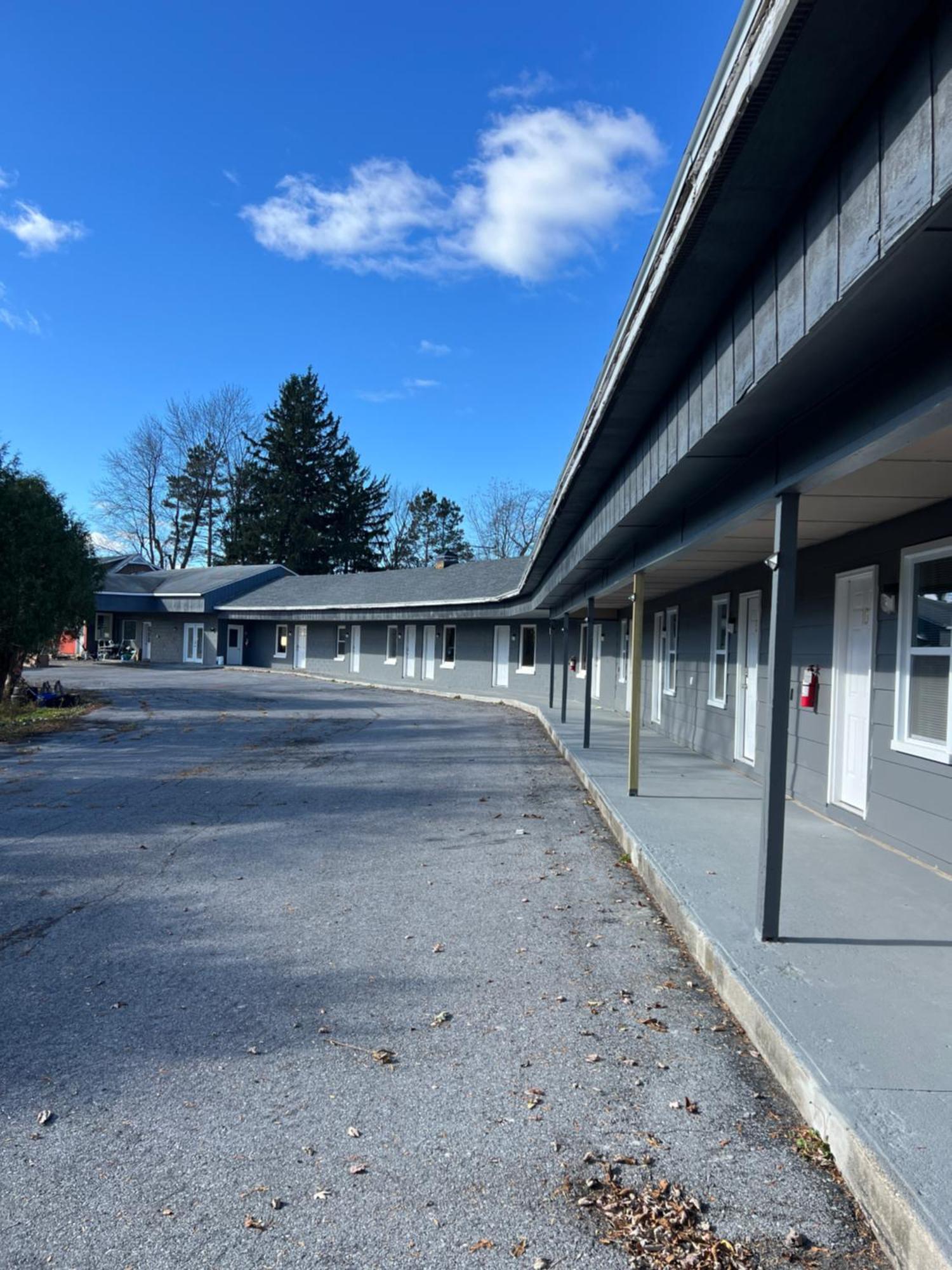 Nest Inn Watertown Exterior photo
